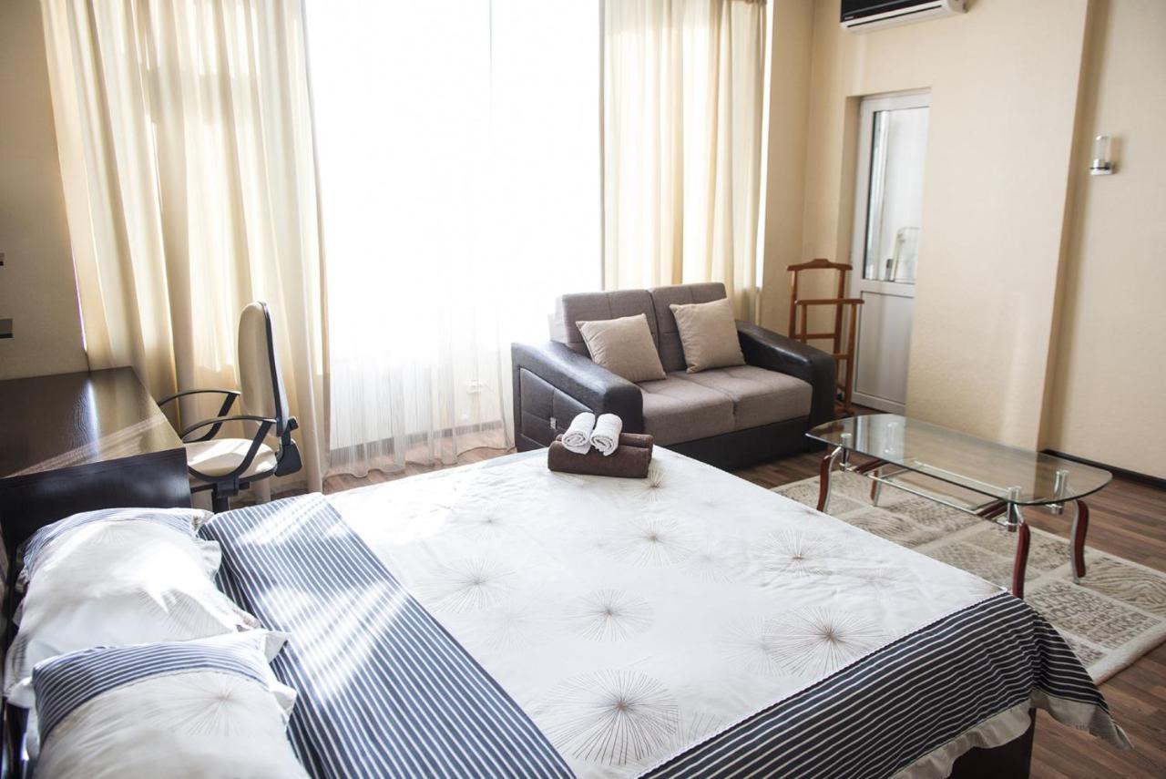 Apartment On Kunayeva 38 Sjymkent Exteriör bild