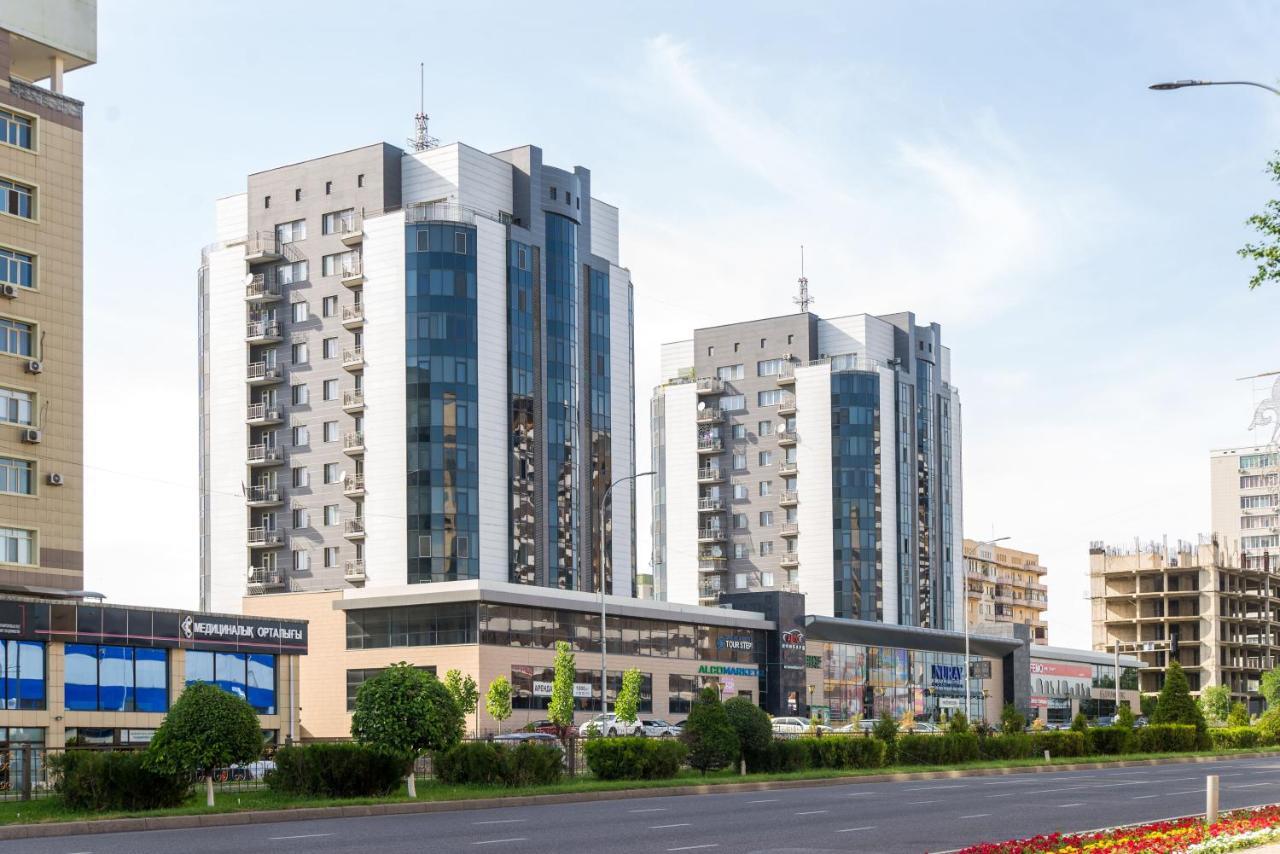 Apartment On Kunayeva 38 Sjymkent Exteriör bild